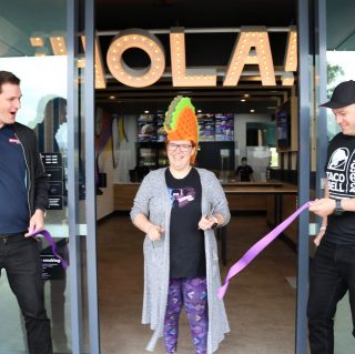 We love the ribbon cutting feeling ✂️ 🥳 Taco Bell Albion Park is officially open! Satisfy those cravings from 10am to 10pm every day at 61 Princes Hwy, Albion Park, NSW 🌮🔔🙌🏼 #nowopen #livemás #tacobelldownunder #albionpark #itstacotime