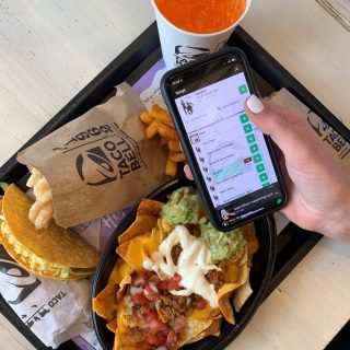 Pick your food then pick your tunes thanks to the @crowddj app! 🎶